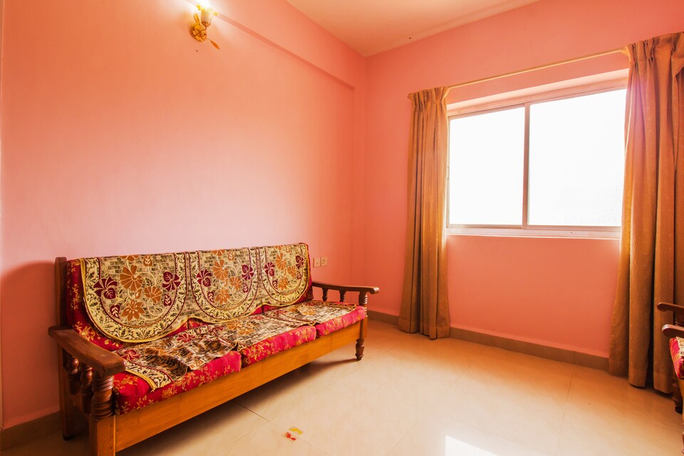 OYO 19175 Home Spacious 2BHK Pilerene, Candolim Goa, Goa