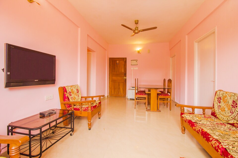 OYO 19175 Home Spacious 2BHK Pilerene, Candolim Goa, Goa