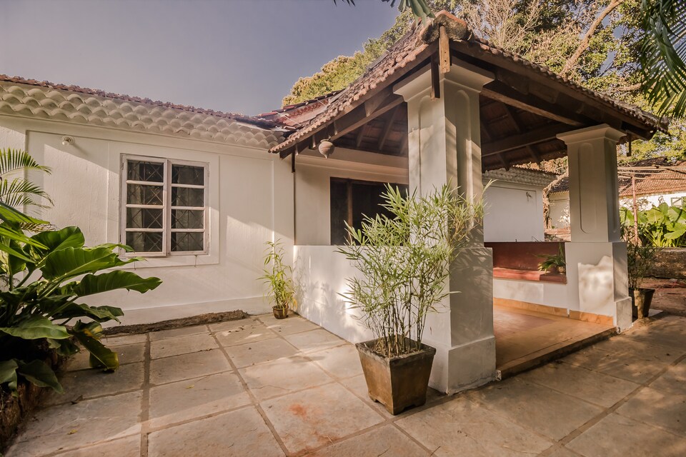 8220/6, Anjuna Vagator Goa, गोवा