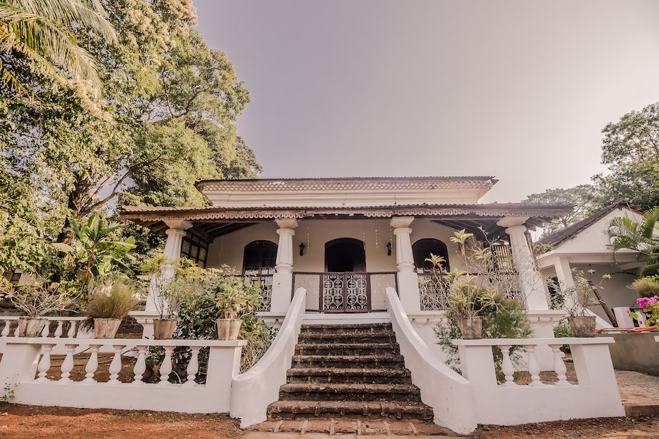 OYO Home 19190 Picturesque 3BHK, Anjuna Vagator Goa, गोवा