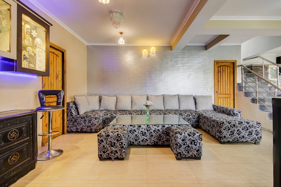 OYO Home 19286 Luxurious 3BHK, Bhowali Nainital, Nainital