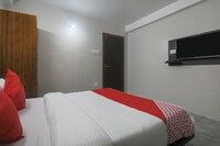 OYO 19292 55 Pillars House Saver