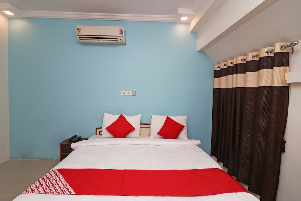 OYO Flagship 19301 Mezbaan International Naka Hindola, Hazratganj Lucknow, Lucknow