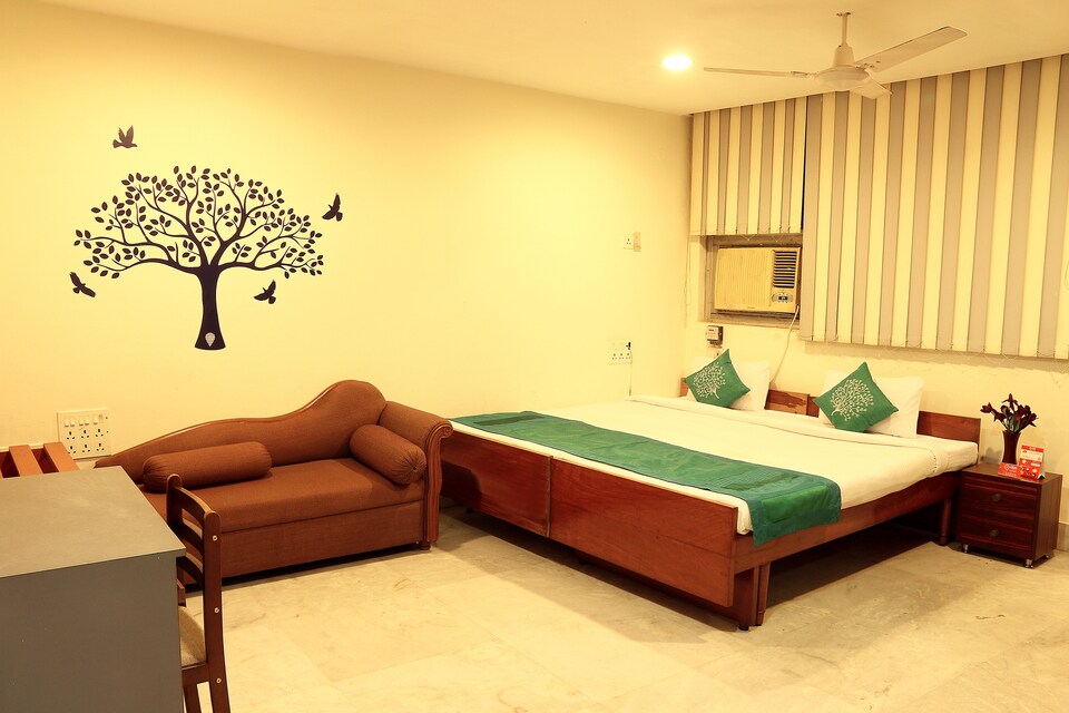 OYO 2941 near Royd Street, Esplanade Kolkata, Kolkata