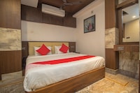 OYO Gupta's Hotel