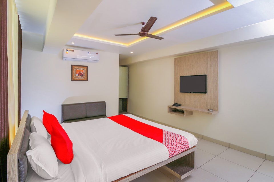 OYO Hotel Surya Comforts, Kolhapur, Kolhapur