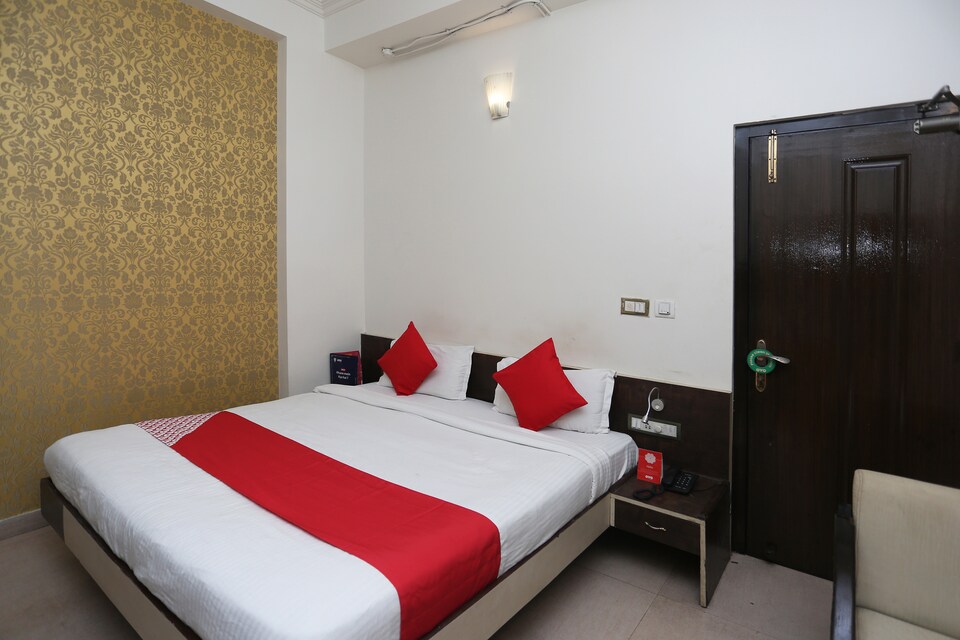 OYO Flagship 19334 Shanta Inn Charbagh, Charbagh Lucknow, Lucknow