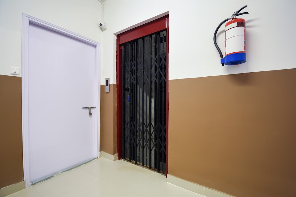 Flagship 19341 Baruipur, Santoshpur Kolkata, Kolkata