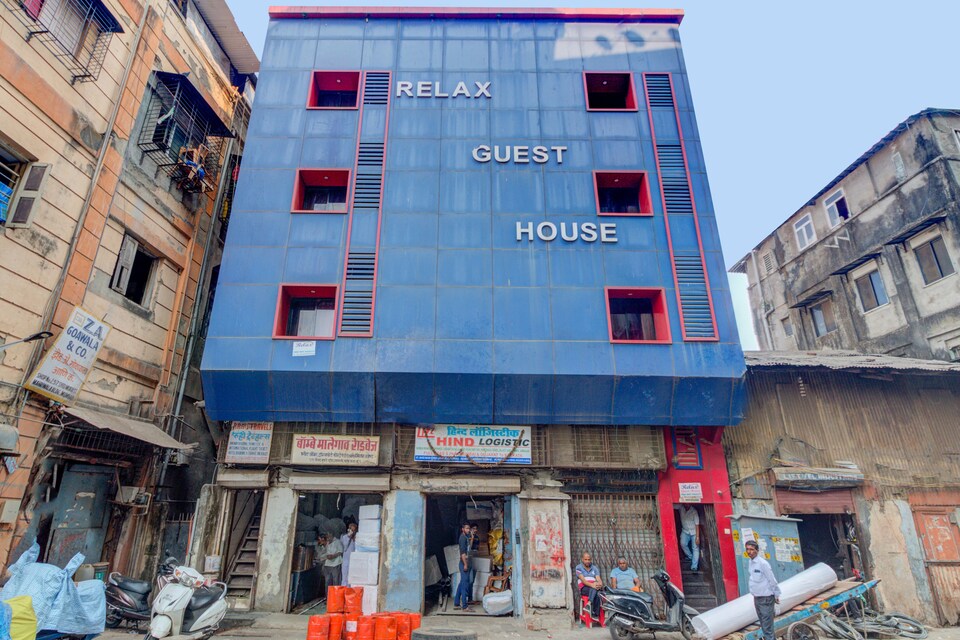 OYO Relax Guest House Near Marine drive beach, Mumbai CST-Churchgate-Colaba, Mumbai