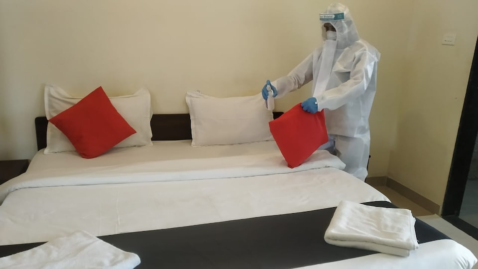 Capital O 19363 United Star Hotel, Pune Camp, Pune