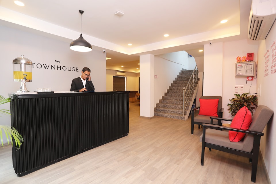 OYO Townhouse 060 Airport Green Arcade, VIP Road Kolkata, Kolkata