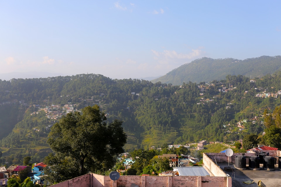 OYO 19406 Hotel Janta Palace, Almora, Almora
