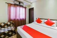 OYO Cedar Court Near Lotus Temple