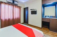 OYO Cedar Court Near Lotus Temple