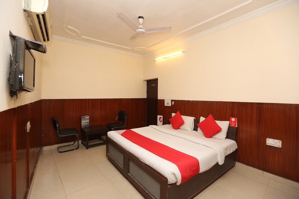 OYO 19452 Hotel Swift Inn, Airport Delhi, Delhi Transit