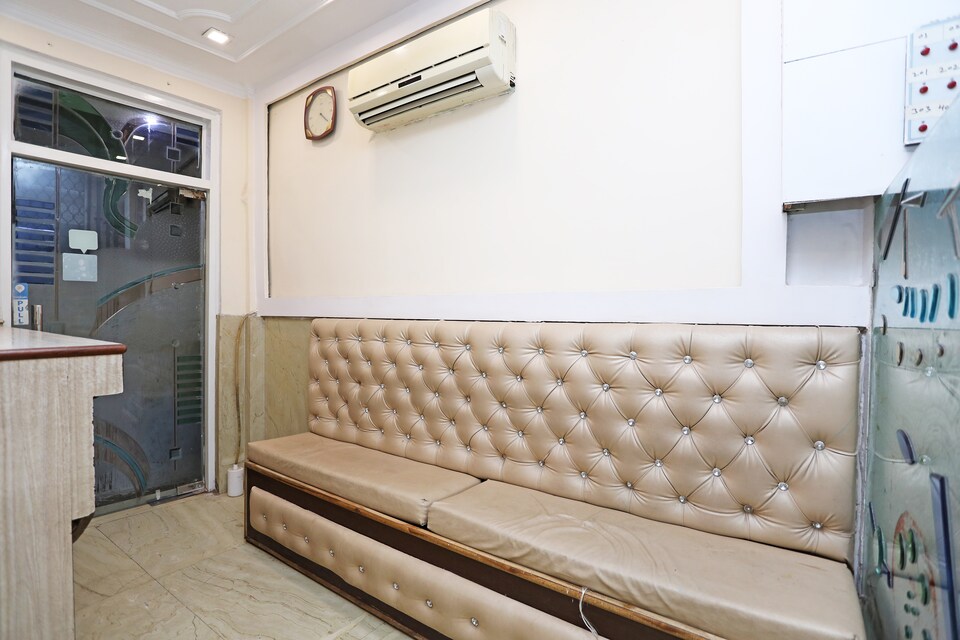 OYO 19475 Vijay Inn, Paharganj Delhi, Delhi