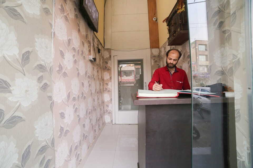 LIVE AS DEL2296, Rajouri Garden Delhi, Delhi