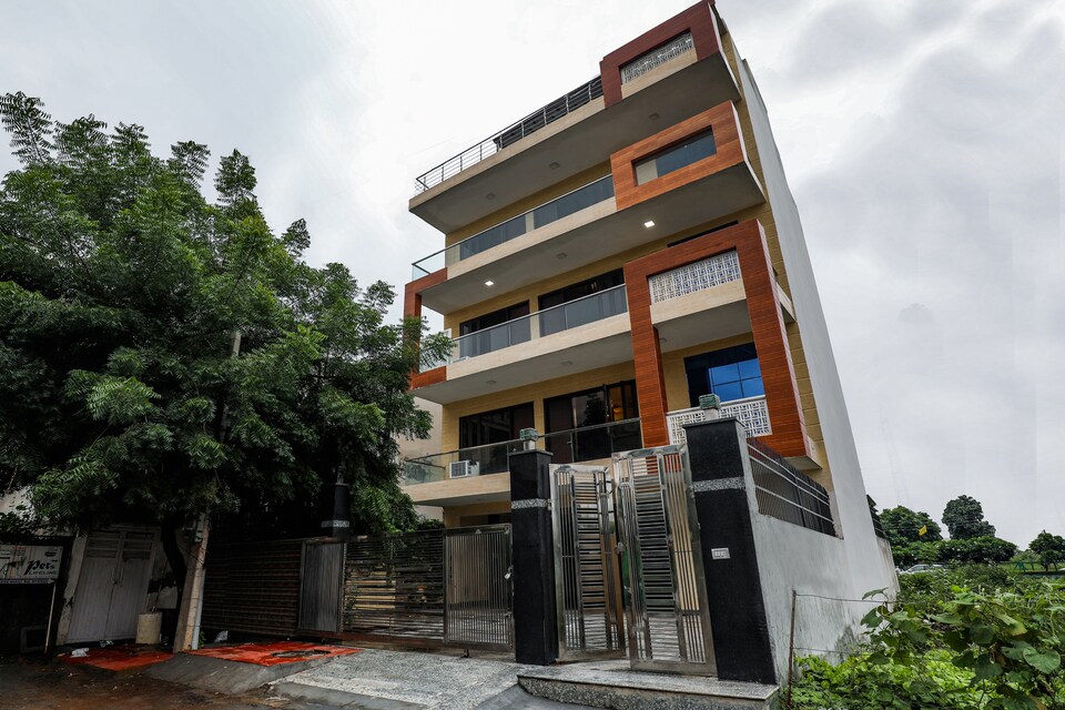 OYO Home 19491 Elegant Stay, Golf Course Road, Gurgaon