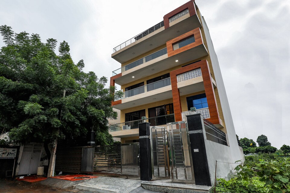 OYO 19492 Modern Stay, Golf Course Road, Gurgaon