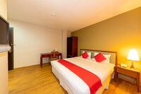 OYO 430 Oak Valley Boutique Hotel