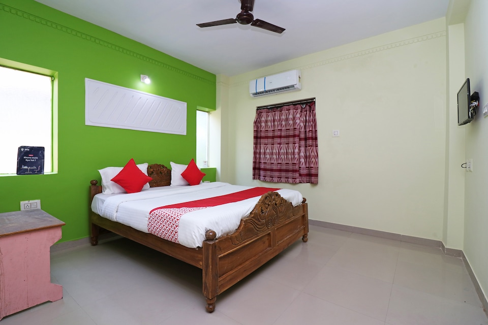 OYO 19500 Baikuntha Palace, Swargdwar Puri, Puri