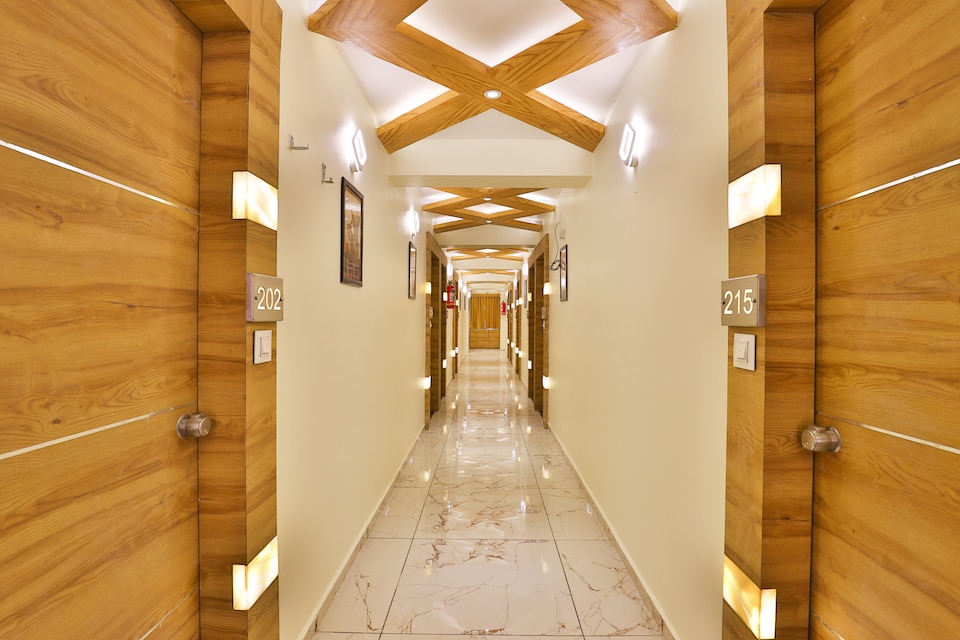 Hotel O Silver Palace, Kankaria-Maninagar Ahmedabad, Ahmedabad