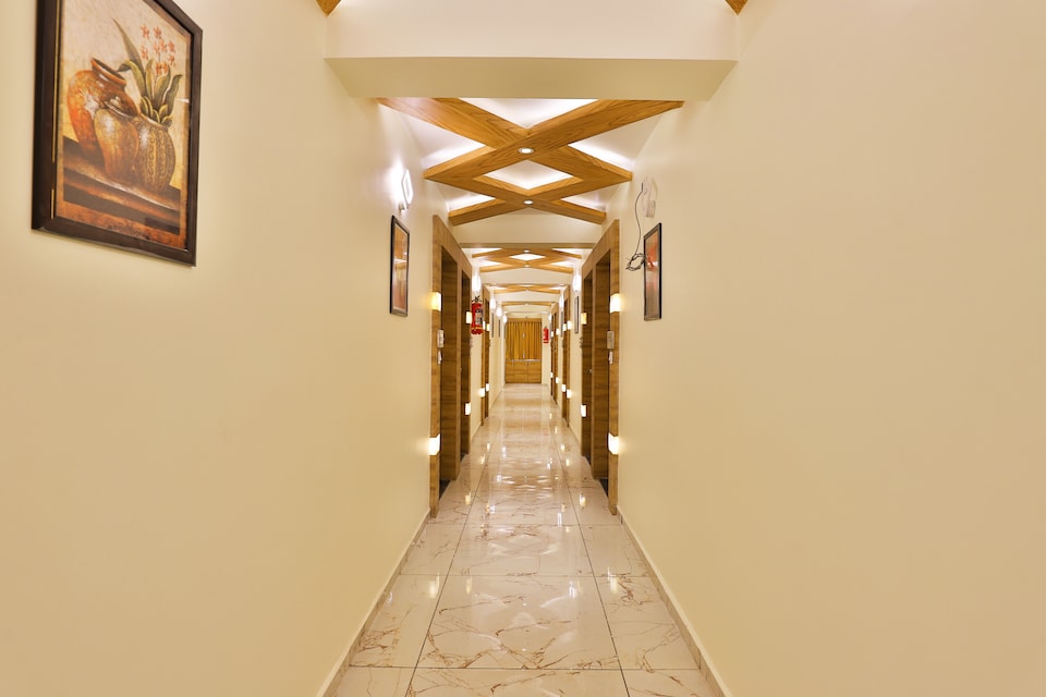 Hotel O Silver Palace, Kankaria-Maninagar Ahmedabad, Ahmedabad