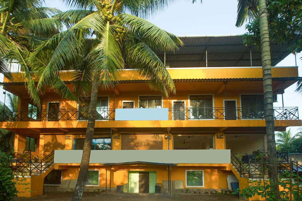 Flagship 19512 Pednekar's Home Stay, Alibag, Alibag
