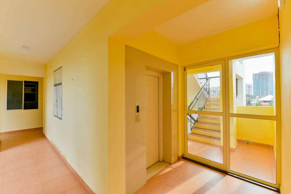 OYO Home 19516 Elegant 3BHK, Kaloor Kochi, Kochi