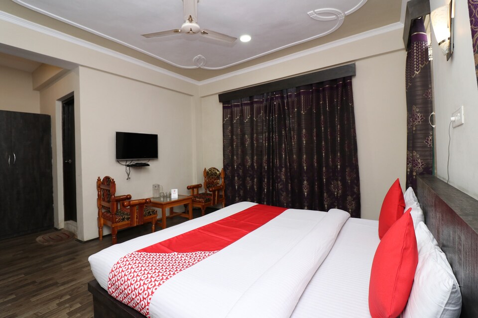 OYO Hotel Royal Bahaar, Munawarabad, Srinagar