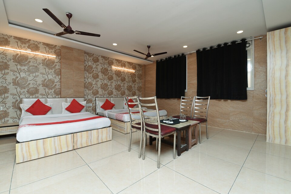 Flagship 19542 Flamingo Grand Sector 19, Pitampura - Rohini Delhi, Delhi