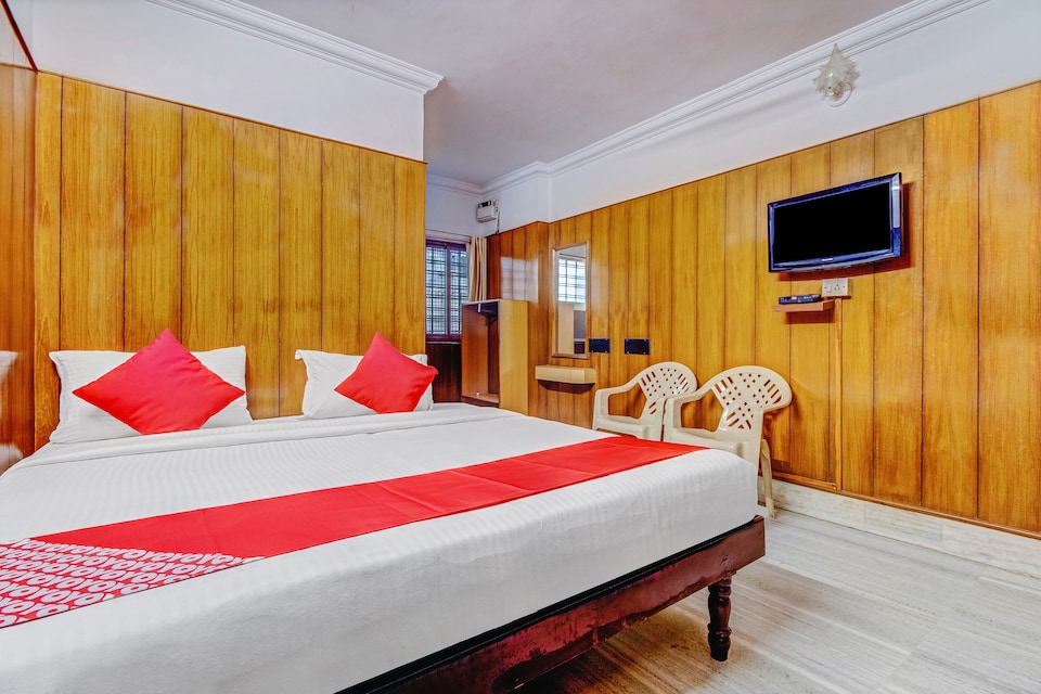 OYO 19559 Pavithra Paradise, Rajajinagar Bangalore, Bangalore