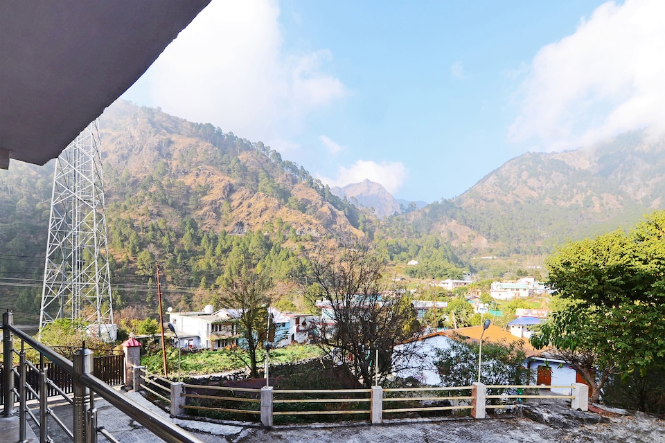OYO Home 19560 Serene 2BHK Cottage Khurpatal, Ropeway Nainital, Nainital