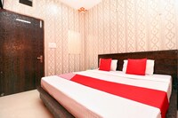 OYO 19565 Hotel Galaxy Saver