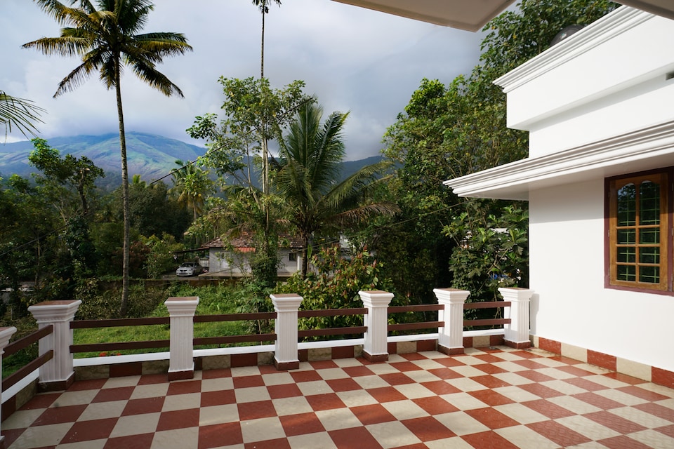 OYO Home 19576 Kaycees Castle, Anachal, Munnar