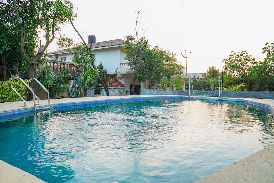 OYO Home 19577 Cozy Heritage Cottage, Lonavala, Lonavala