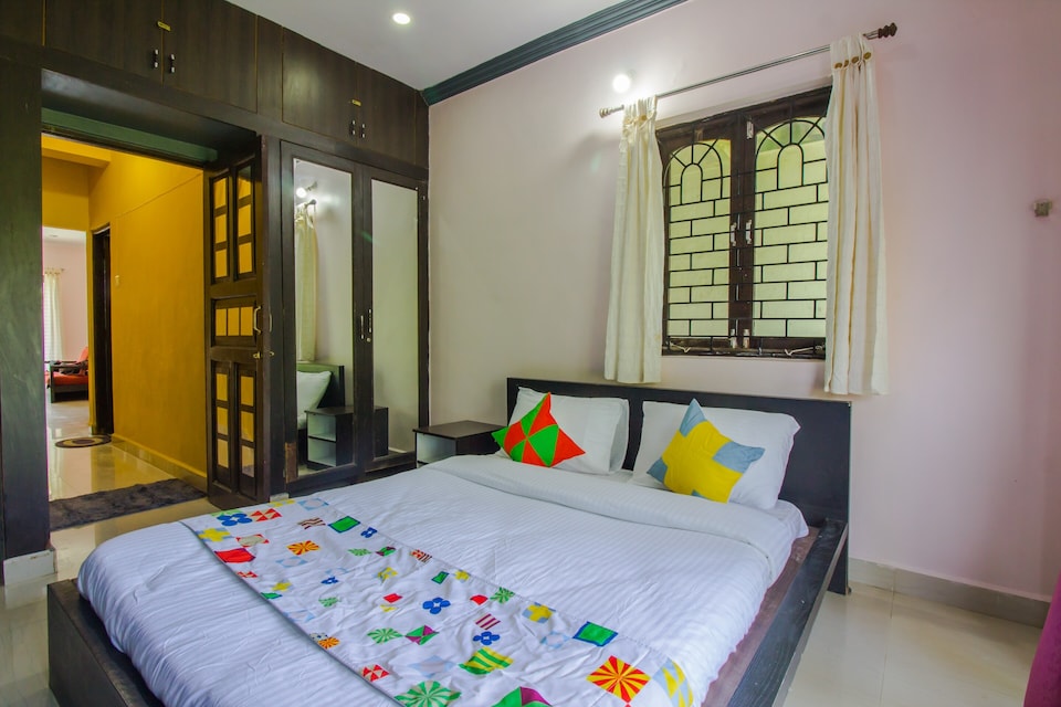 OYO 19579 Alluring 2bhk, Candolim Goa, Goa