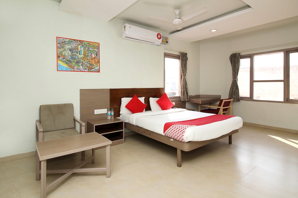 Collection O 19581 Hotel Raj Classic MG Road, Secunderabad Railway Station, Hyderabad