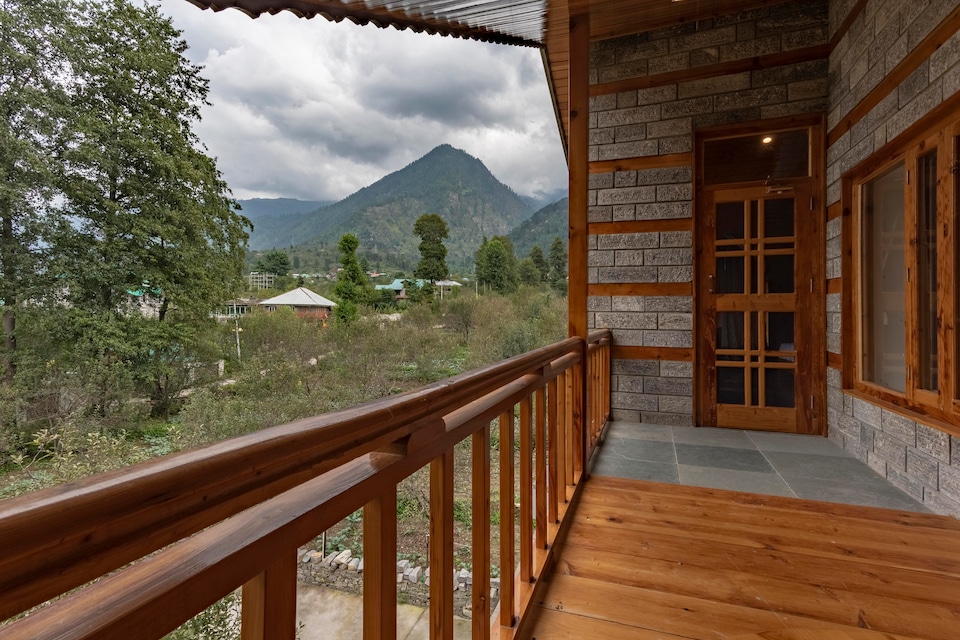 OYO Home 19611 Premium Orchid View Cottage, Naggar Road, Manali
