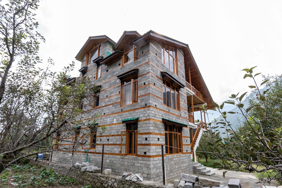 OYO Home 19611 Premium Orchid View Cottage, Naggar Road, Manali