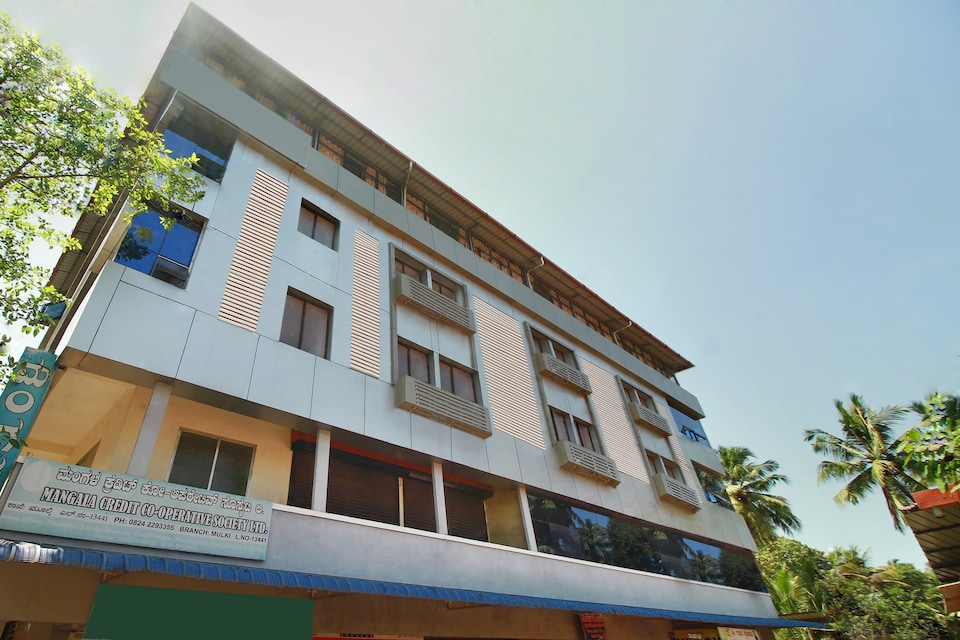 Collection O Hotel Kalyani International, Bendoorwell Mangalore, Mangalore