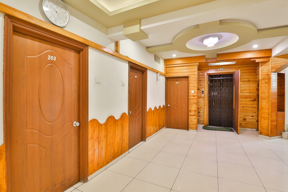 OYO 19637 Hotel Mansi Sherotene, Vapi, Vapi