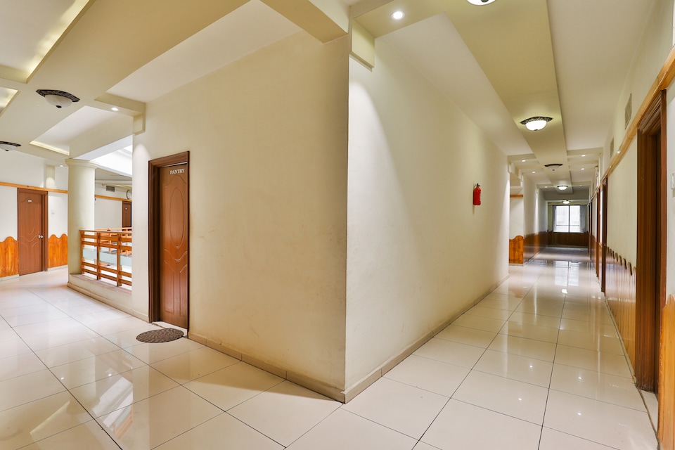 OYO 19637 Hotel Mansi Sherotene, Vapi, Vapi