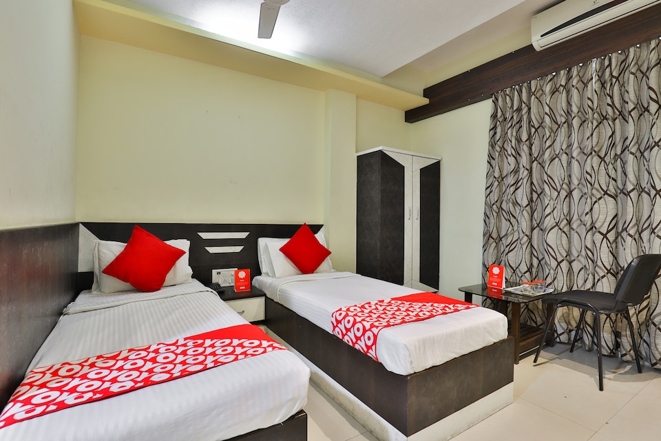 OYO 19637 Hotel Mansi Sherotene, Vapi, Vapi