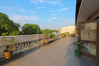OYO Hotel York Near Gurudwara Shri Bangla Sahib