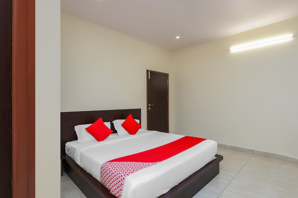 OYO 19658 Surabhi Comforts, Mysore City Center, Mysore