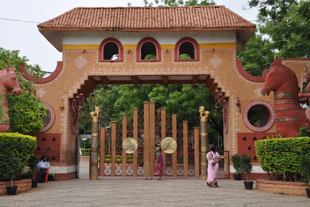 Collection O Hi-Tec City Center Metro Station Hyderabad Formerly Hotel Blue Dawn