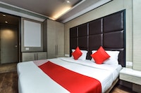 OYO Royal Heights Near Satyam Inox Patel Nagar