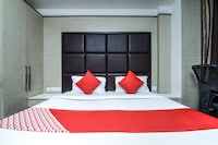 OYO Royal Heights Near Satyam Inox Patel Nagar