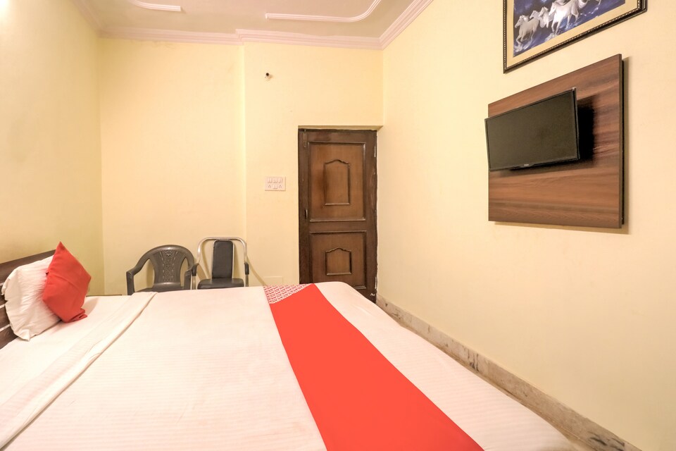 live on Lck2253, Gomti Nagar Lucknow, Lucknow